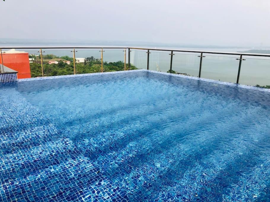 Lovely 2-Bedroom Sea View Serviced Apartment Dabolim Goa Екстериор снимка